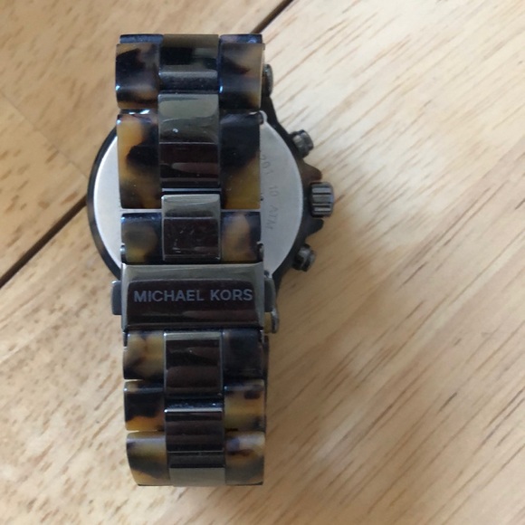 Michael Kors brown tortoise shell watch - Picture 5 of 7